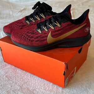 49er Nike Men’s Athletic Shoes - Red/Gold